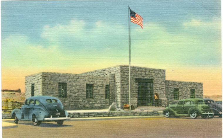 AZ012300.jpg