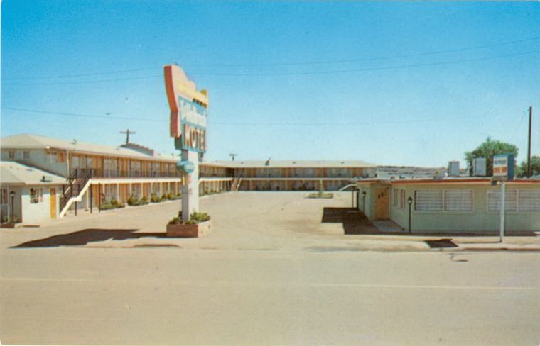 AZ020100.jpg