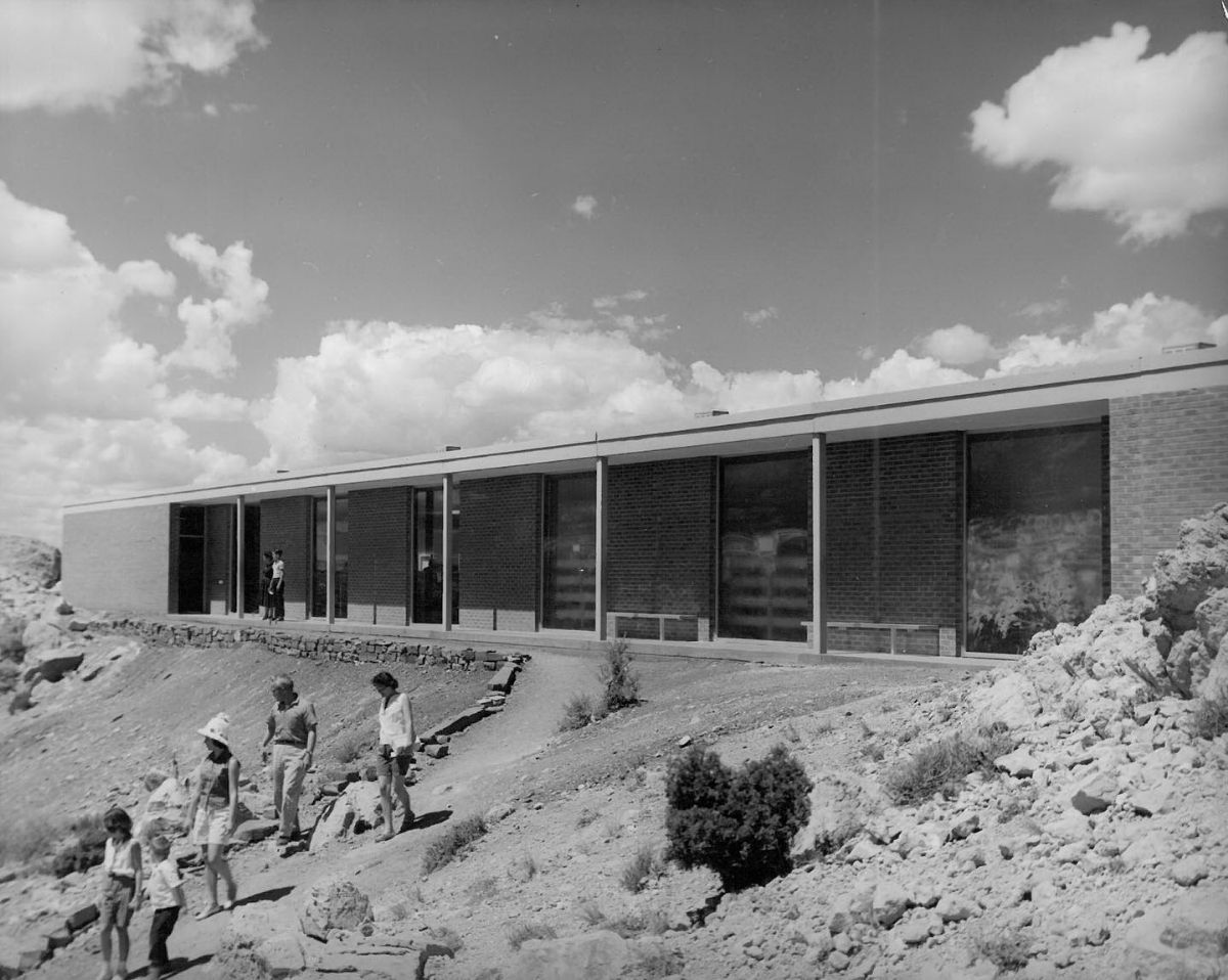 AZ037840.jpg