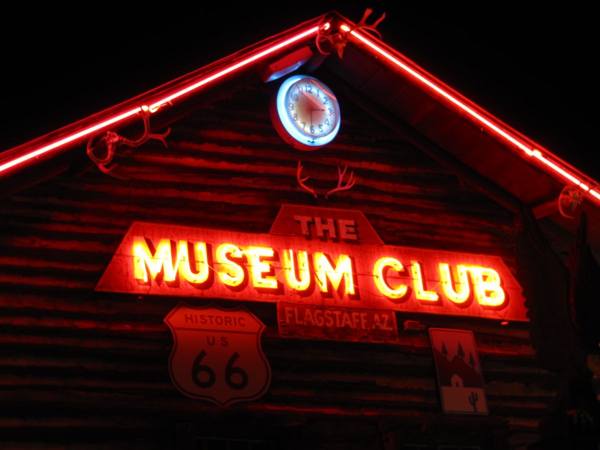 AZ043330.jpg