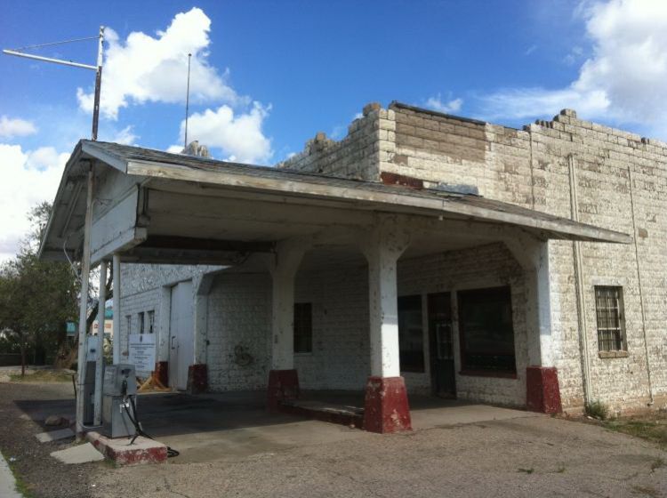 AZ074210.jpg