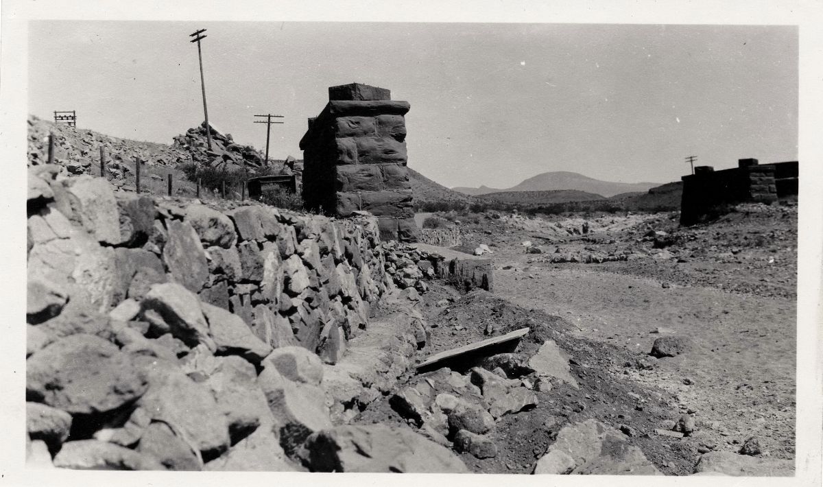 AZ074915.jpg