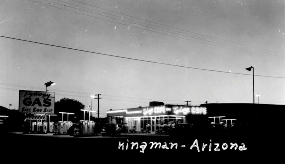 AZ085700.jpg