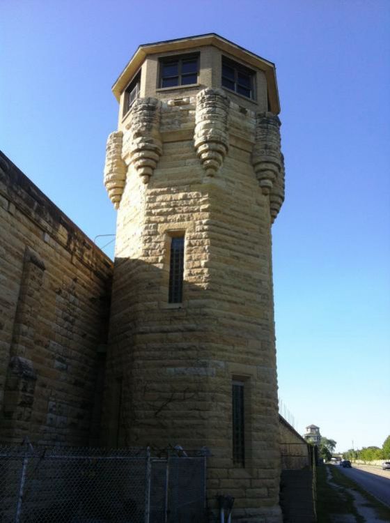 IL014400.jpg