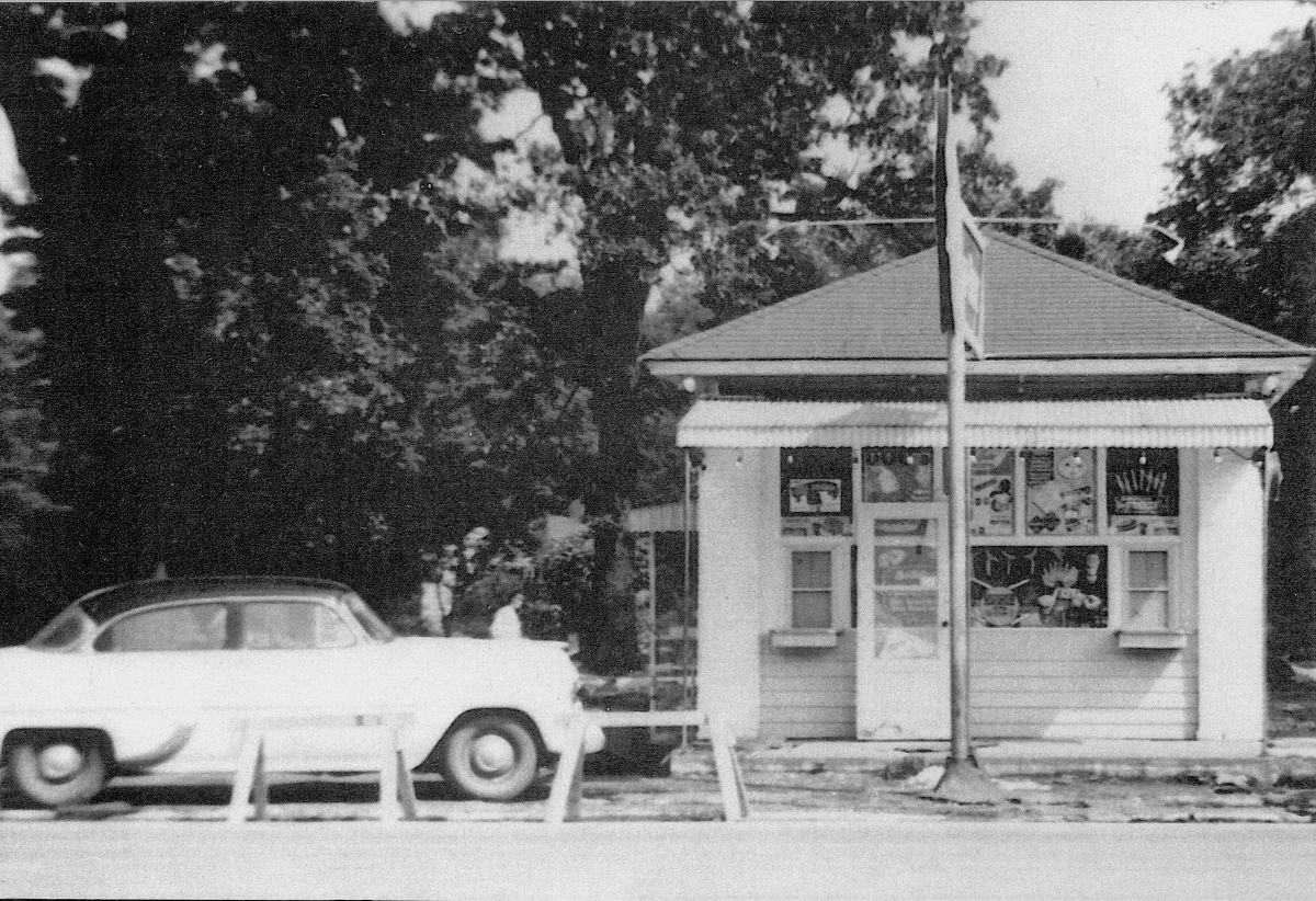 IL021400.jpg