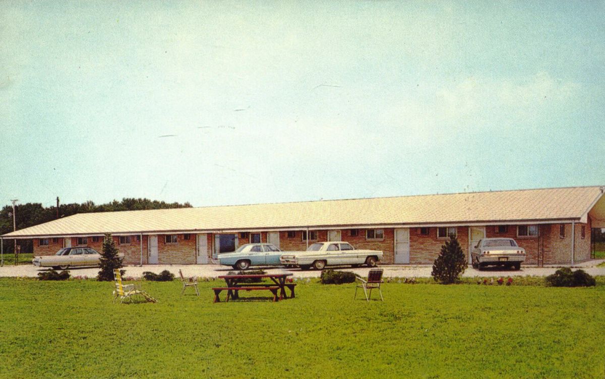 IL022520.jpg