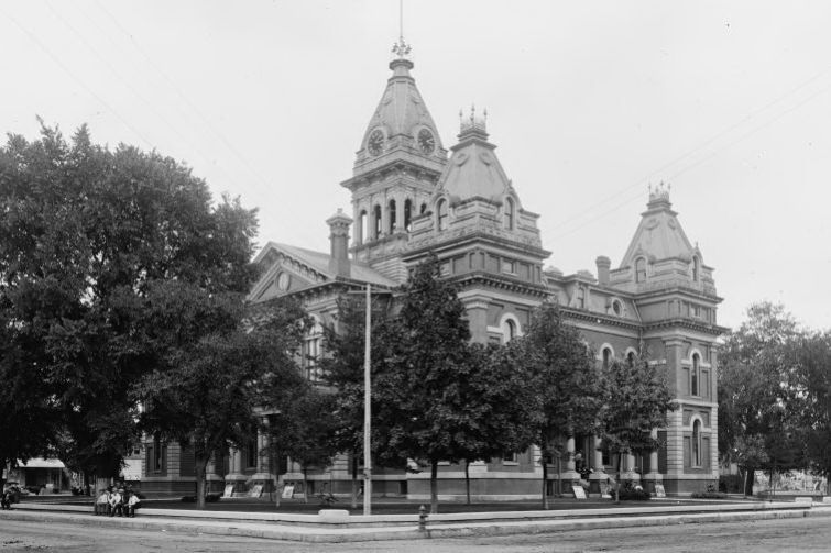 IL028700.jpg