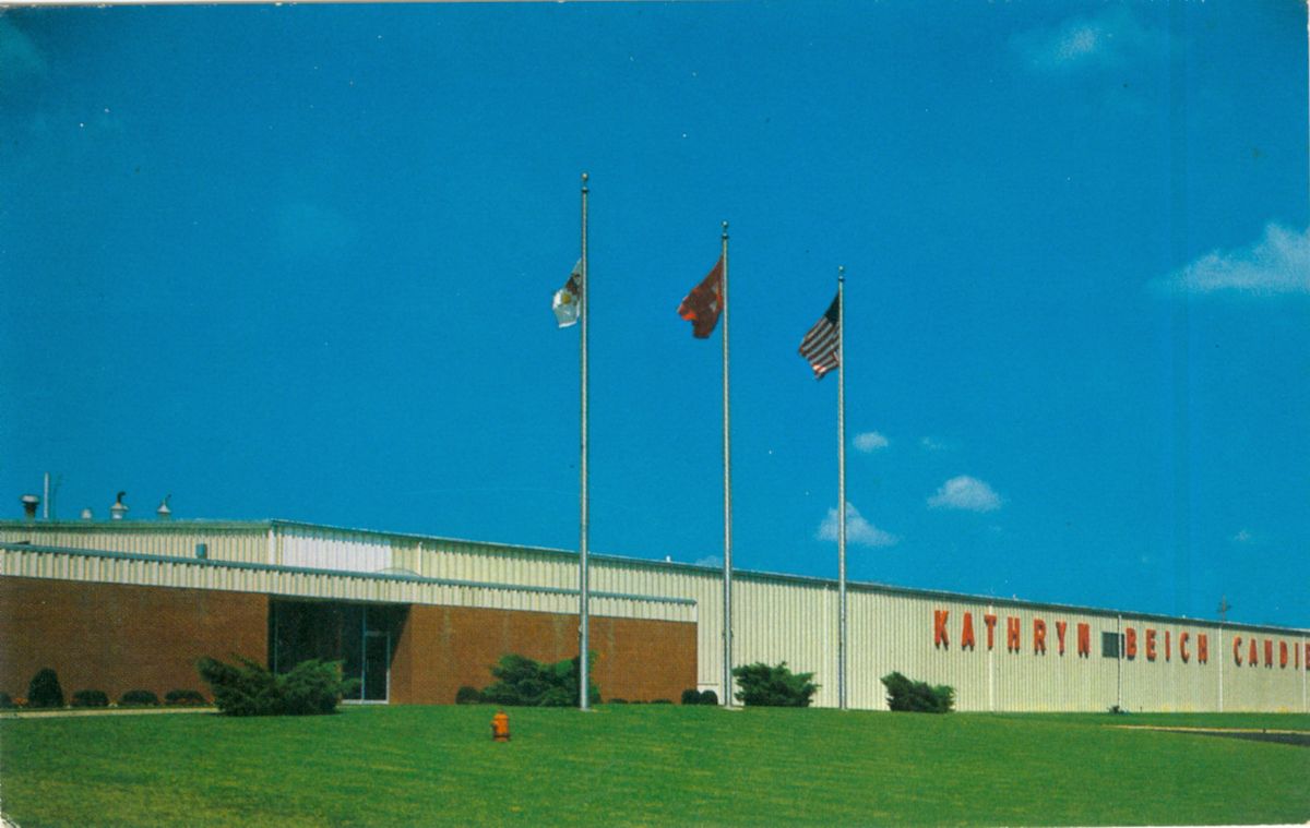 IL038930.jpg