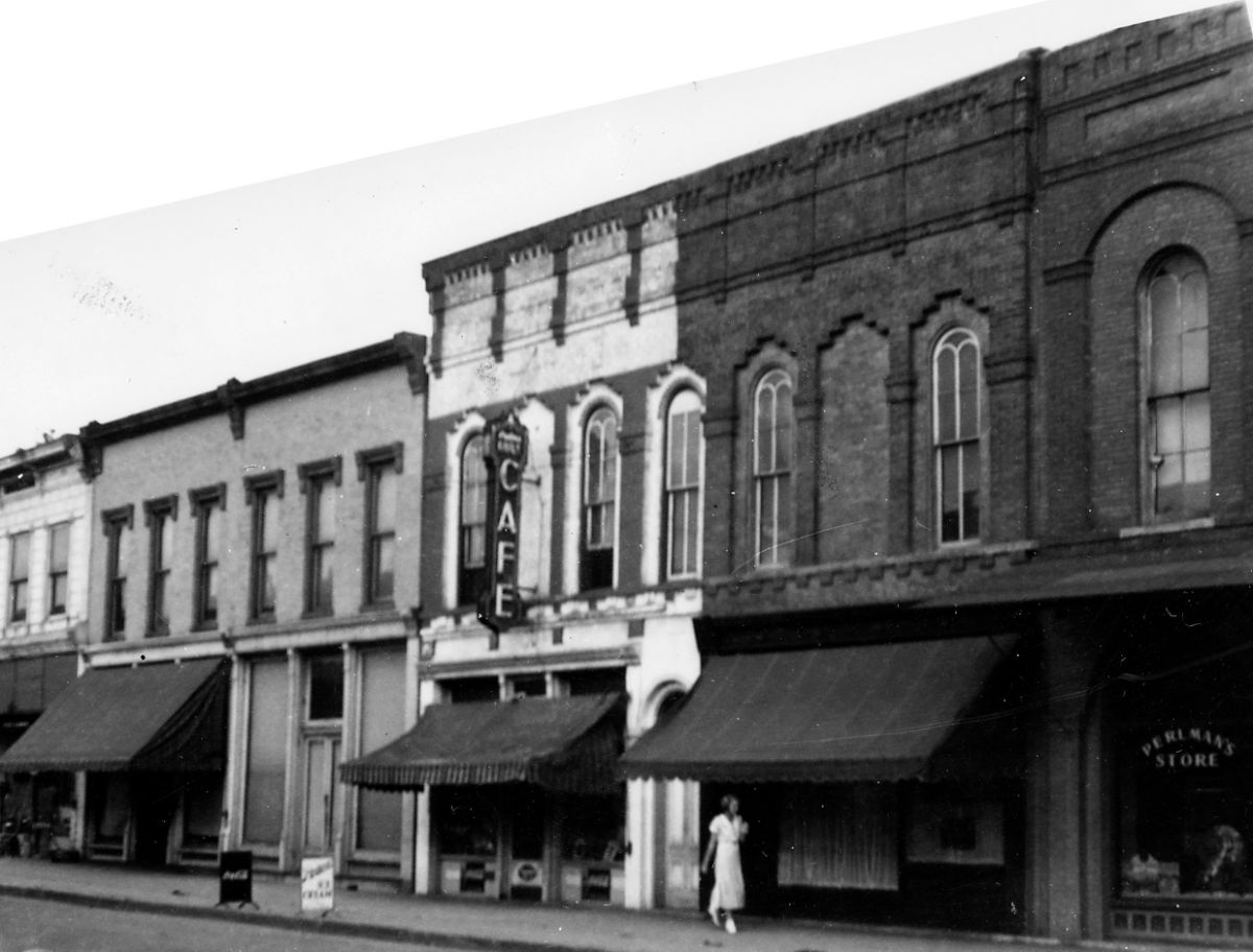 IL041100.jpg