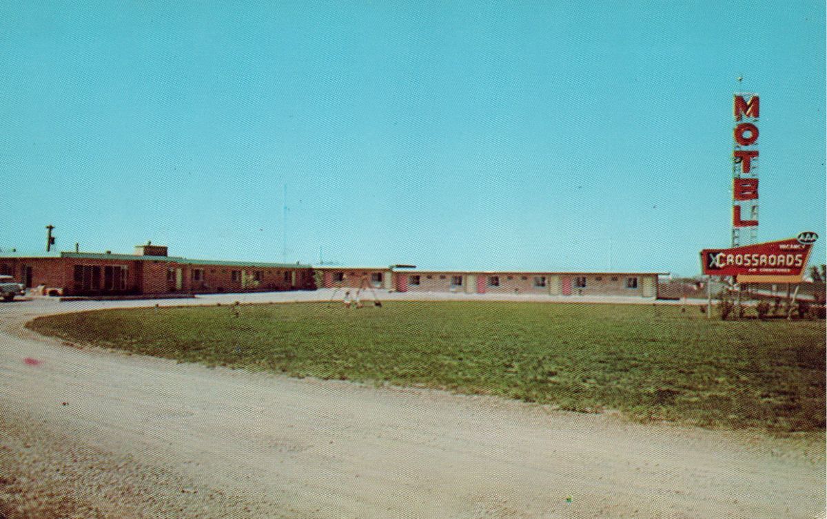IL046215.jpg