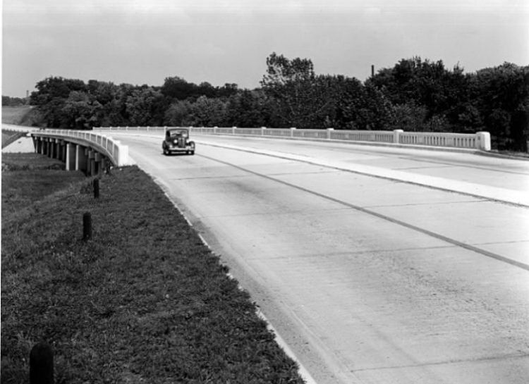 IL046400.jpg