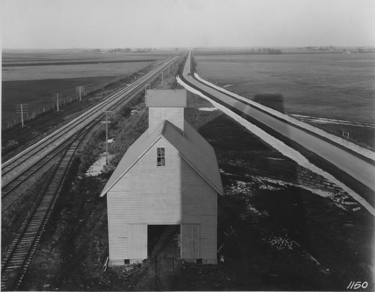IL046700.jpg