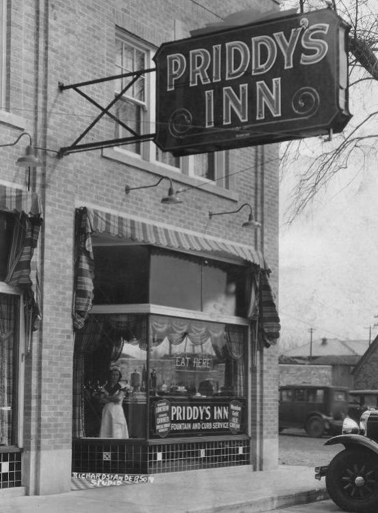 IL058400.jpg