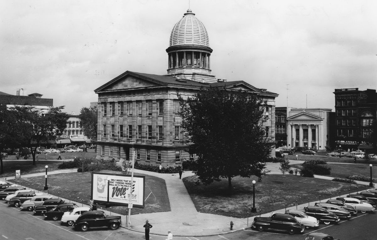 IL061525.jpg