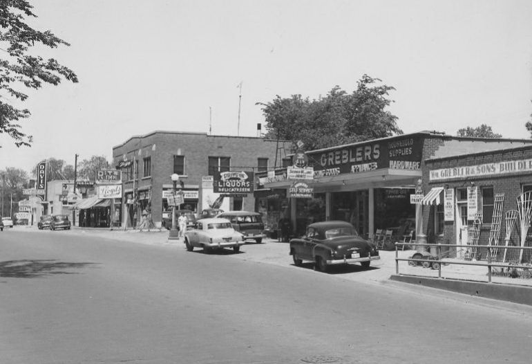 IL064100.jpg
