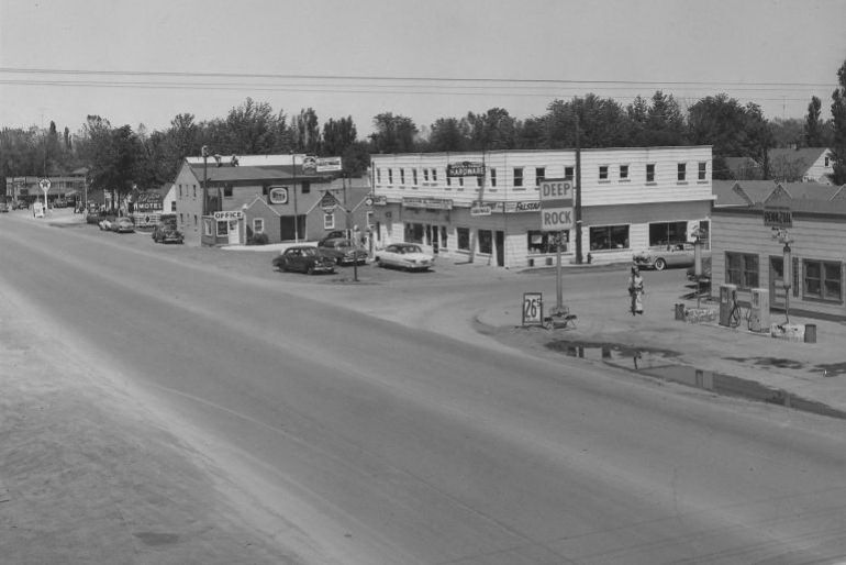 IL064200.jpg