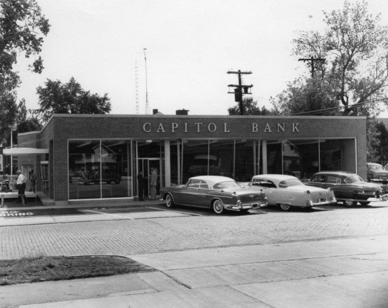 IL064300.jpg