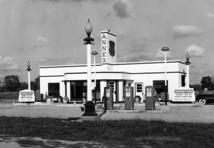 IL080400.jpg