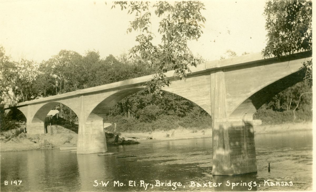 KS044000.jpg