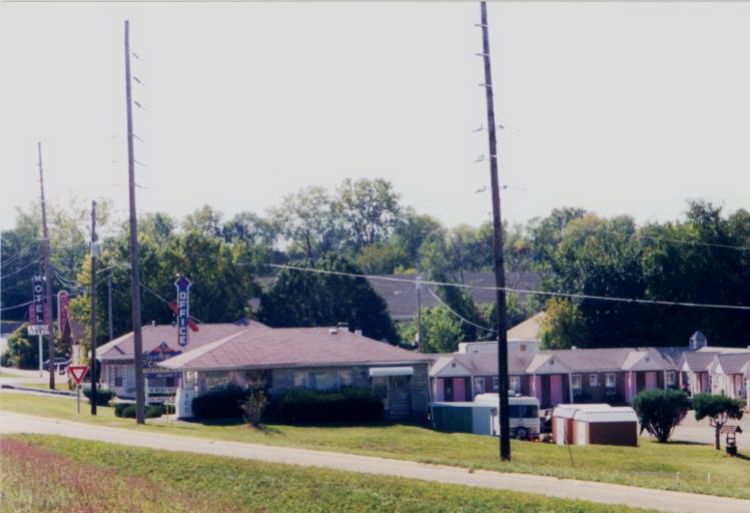 MOE02500.jpg