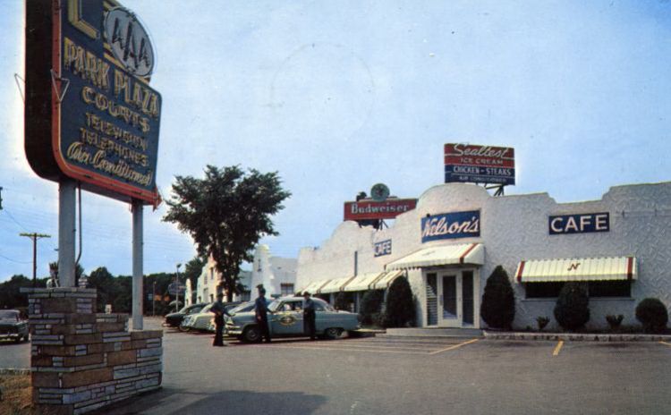 MOE98500.jpg