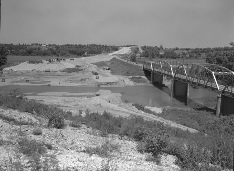 MON95600.jpg
