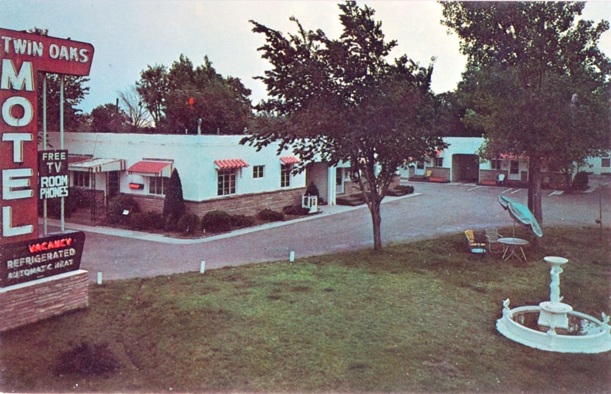 MOY15505.jpg