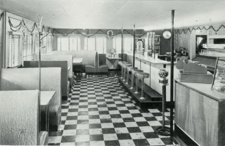 MOY33000.jpg