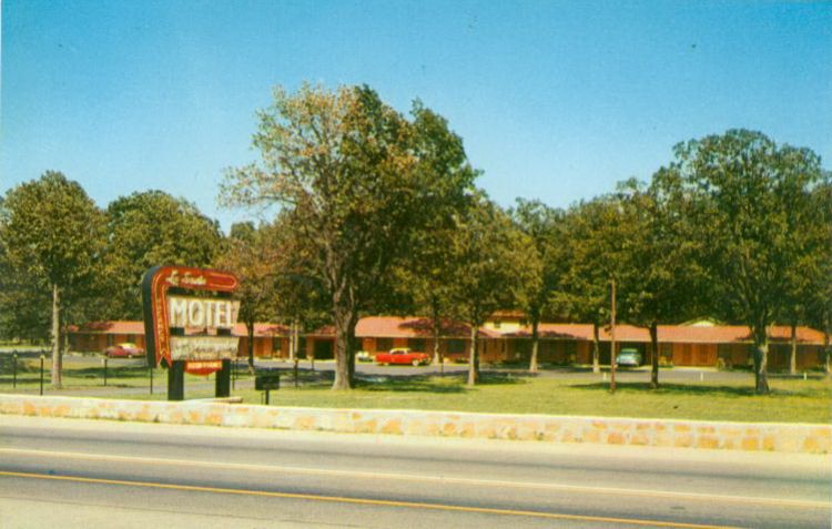 MOY38500.jpg